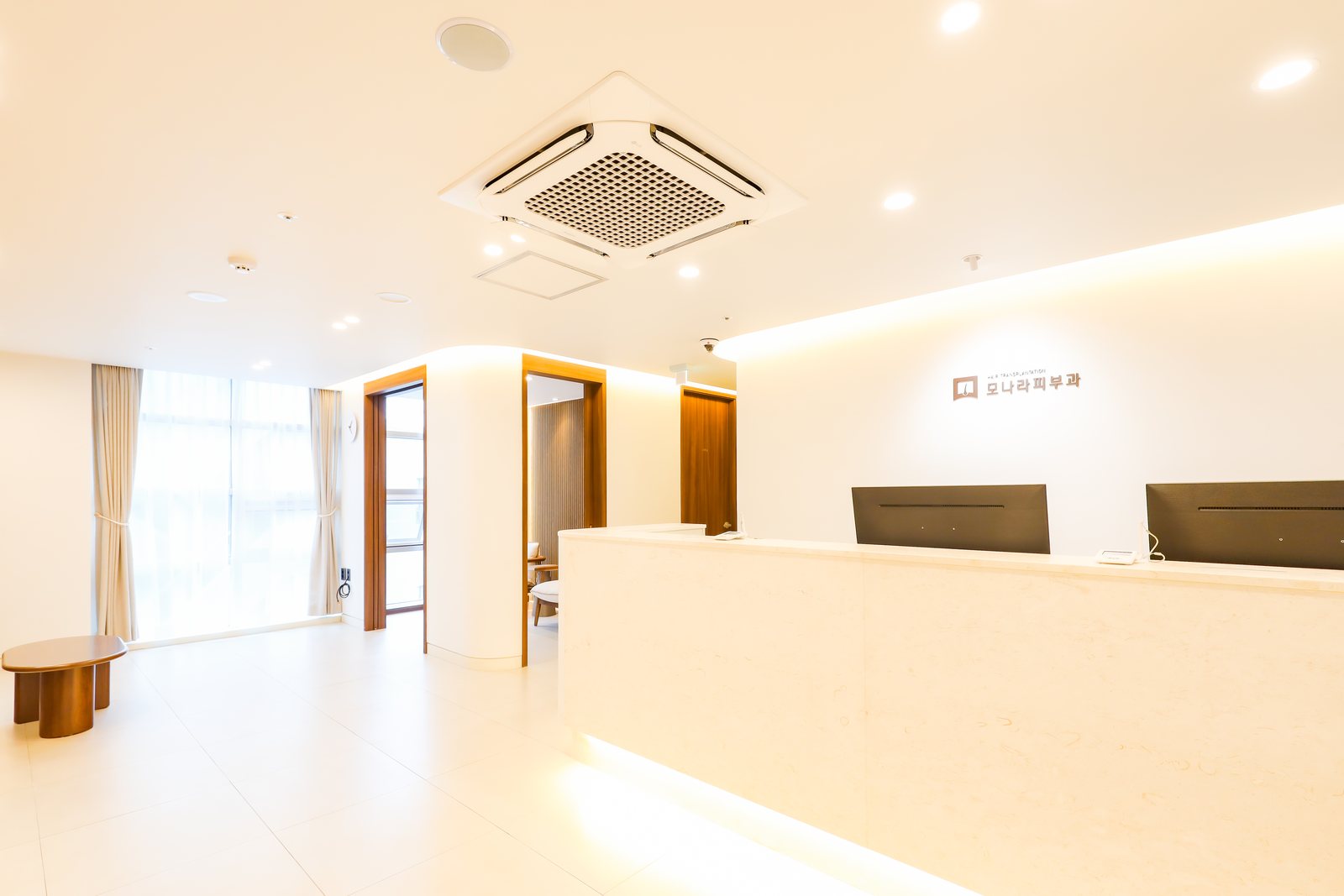 MONARA Dermatology Clinic reception in Apgujeong, Gangnam